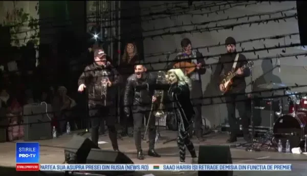 Loredana a aprins luminile de Crăciun, în Cisnădie