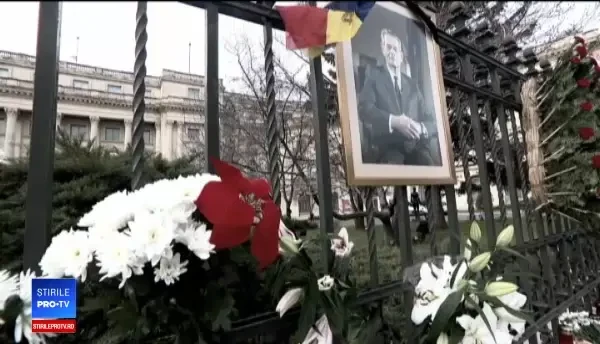 ”Este o pierdere uriașă”. Mesajele emoționante ale oamenilor care au mers să-i aducă un omagiu Regelui Mihai