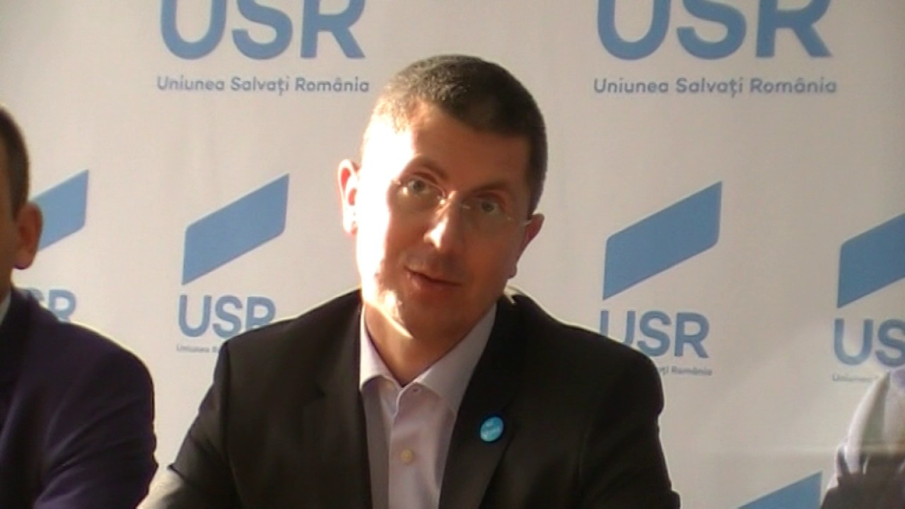 Preşedintele USR: "Democraţia a fost strânsă de gât. Este un abuz"