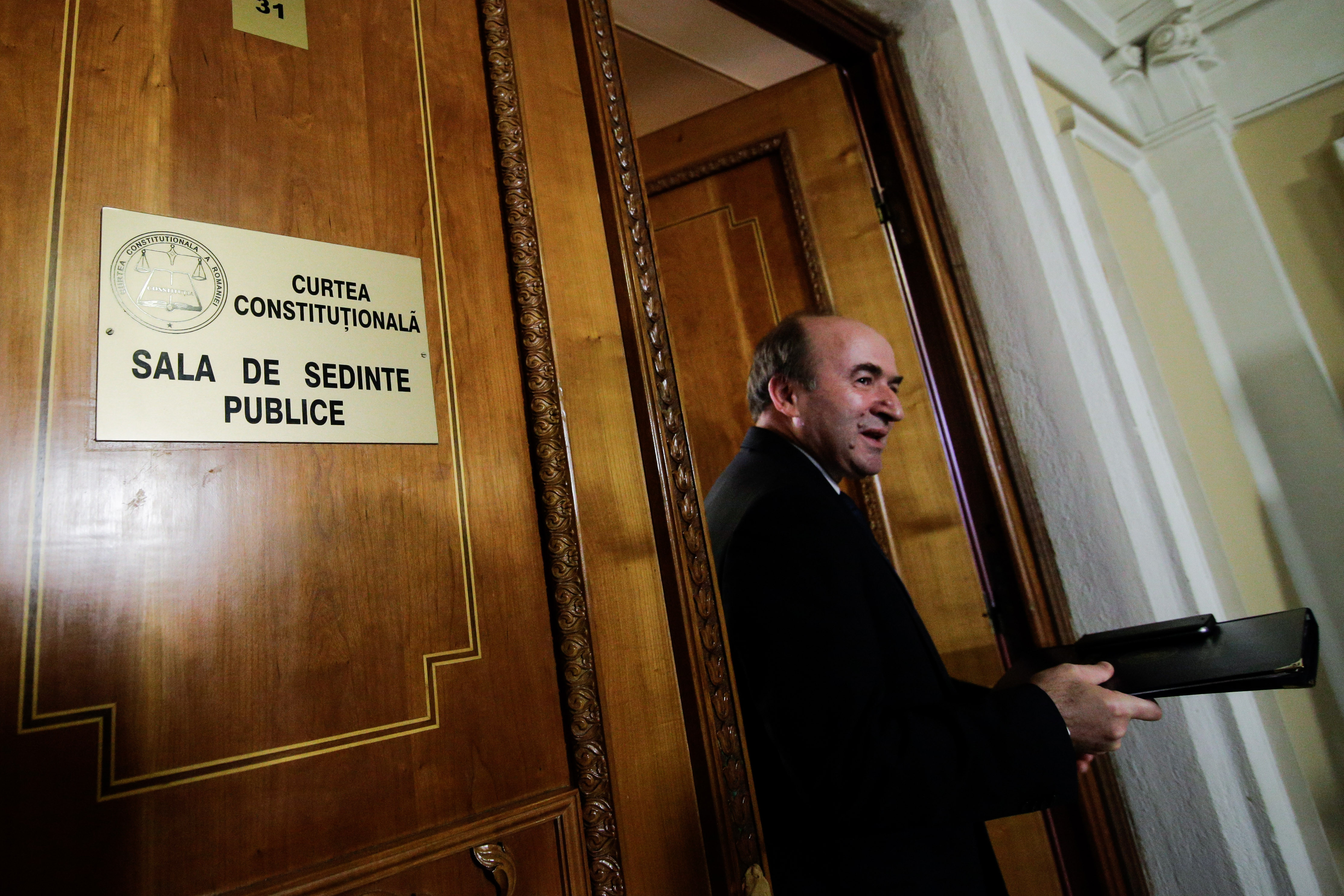 CSM dezbate azi raportul MCV