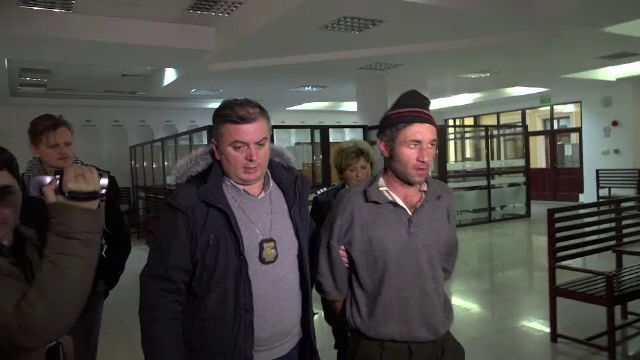 Mamă a trei copii, găsită moartă într-un șanț de lângă casă, în Suceava