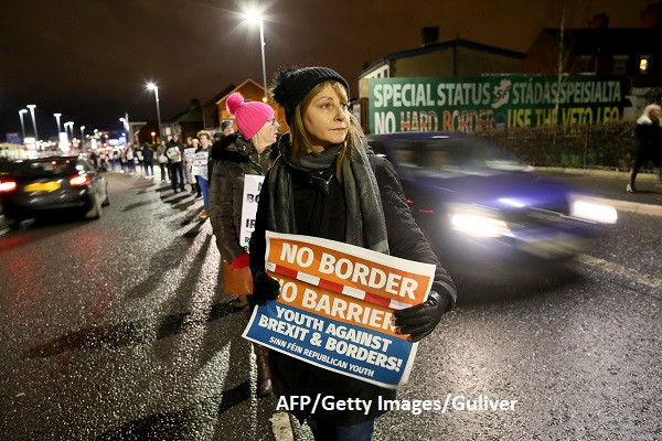 ”Armele vor vorbi din nou”. Brexitul riscă să reaprindă cel mai sângeros conflict din Europa modernă