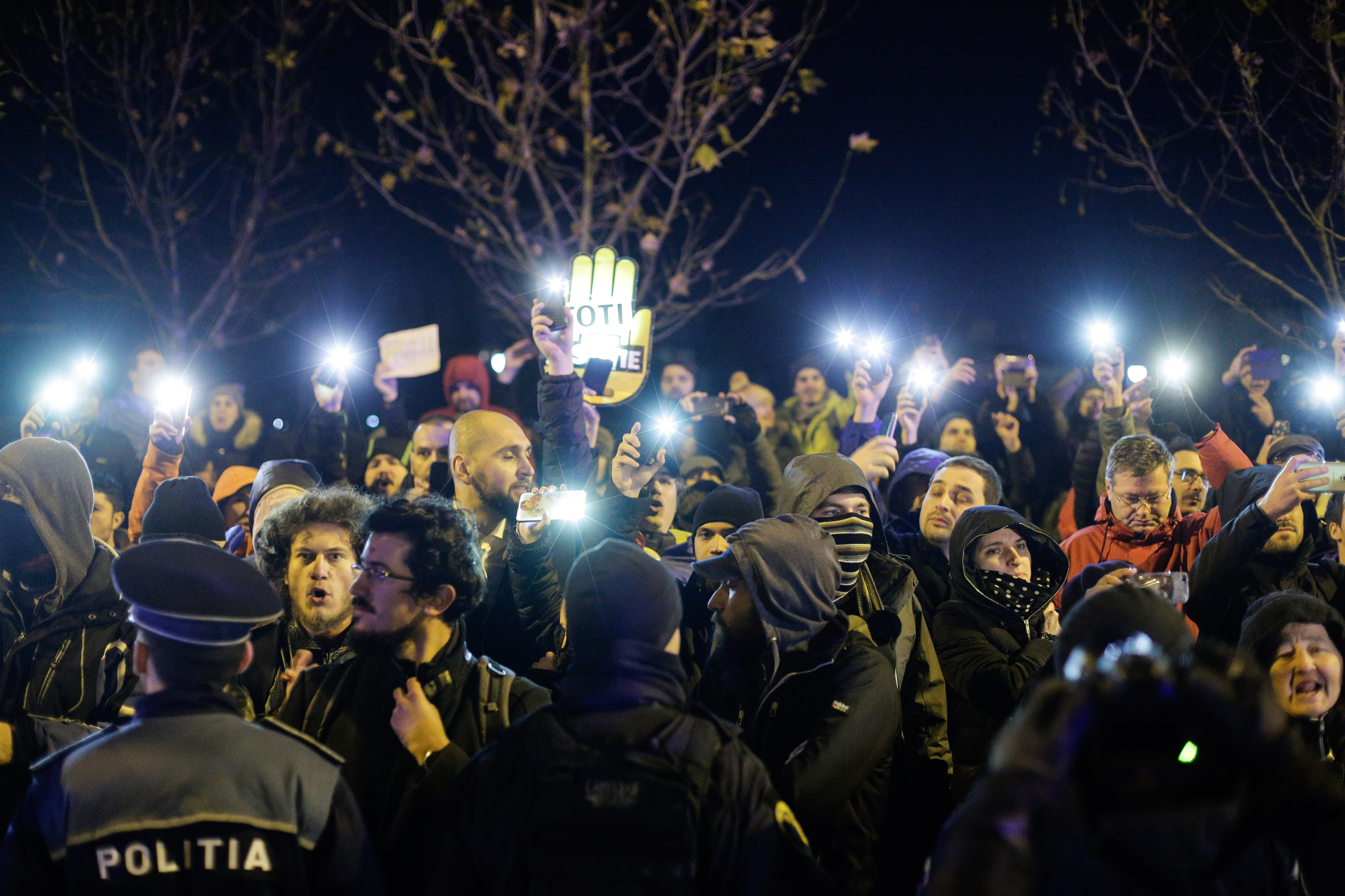 Filmul protestului de la Parlament. Deputatul PSD care s-a ales cu dosar penal se apără