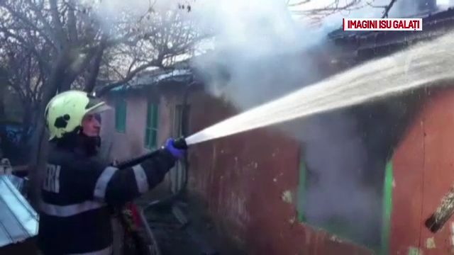 Două persoane, mamă și fiu, au murit în incendiul care le-a cuprins casa, în Galați