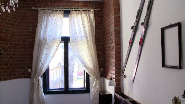 Prețul chiriilor a explodat în marile oraşe, de sărbători. Cât costă vederea către Str. Sforii din Brașov