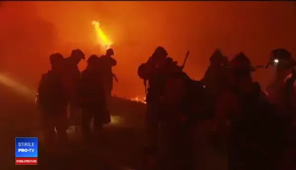 Incendii de vegetație în California: 200.000 de persoane evacuate