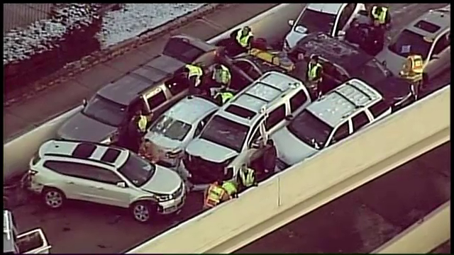 Zăpadă în sudul SUA pentru prima dată după 12 ani. Accident în lanț pe o autostradă din Texas