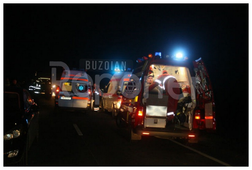 Şofer căutat după ce a lovit cu maşina un pieton, dar şi o maşină parcată, apoi a fugit