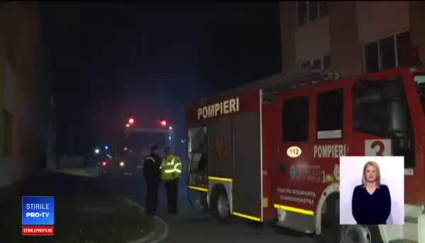 Un bărbat a ajuns cu arsuri la spital după ce instalația de brad a provocat un incendiu