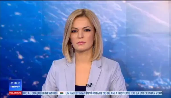 Un pui de girafă abandonat de mamă la naștere, vedetă la Zoo și pe Facebook