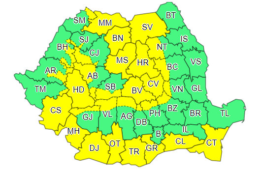 Cod galben de ninsori şi vânt puternic la munte, duminică. Prognoza meteo până marți