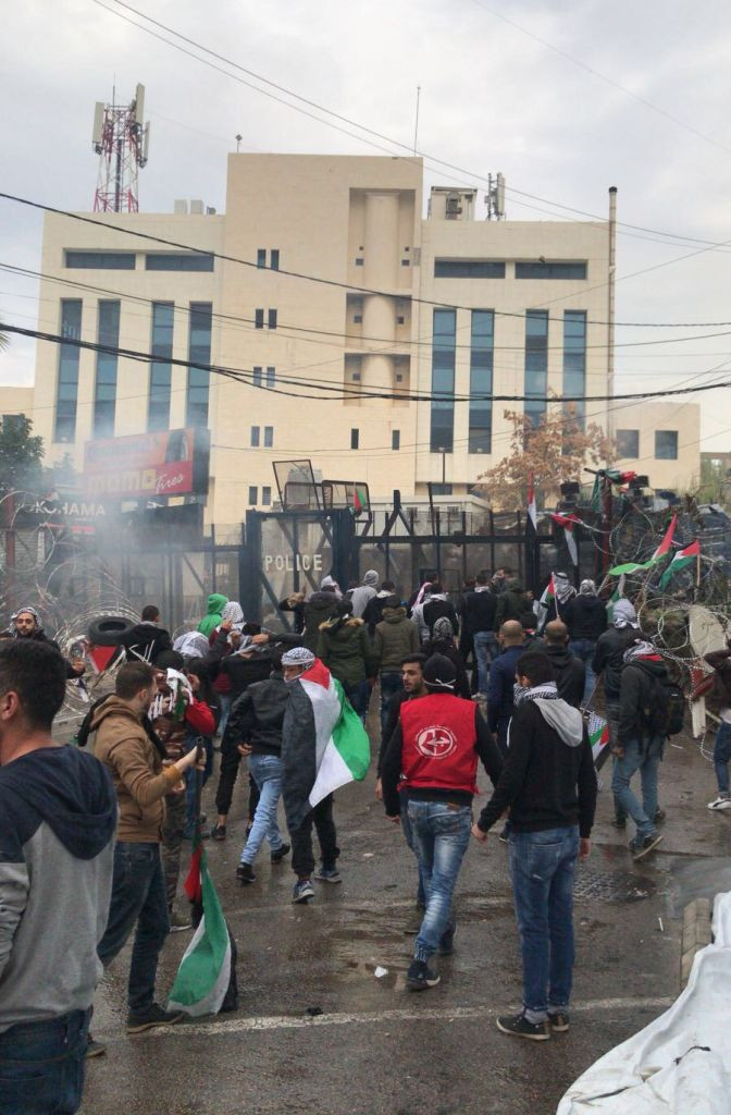 Violențe la ambasada SUA din Beirut. Forţele de ordine au intervenit cu gaze lacrimogene