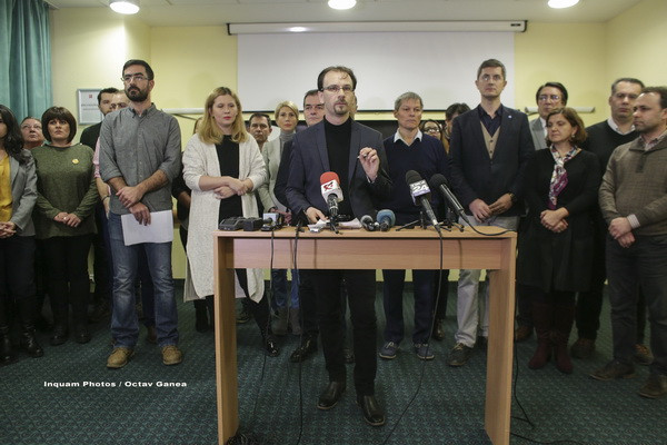 10.000 de oameni au protestat în Piața Victoriei față de modificările legilor Justiției