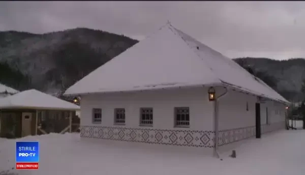 O cameră costă 120 de lei/noapte. Locul perfect pentru o vacanţă în liniştea satelor tradiţionale