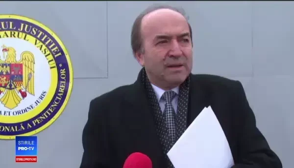 Tudorel Toader, vizită fulger la Penitenciarul Vaslui. Ce le-a promis angajaților