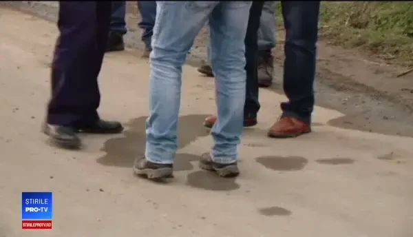 Tânăr înjunghiat de multiple ori, într-un bar.