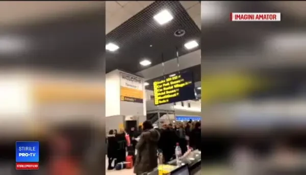 Români, blocați în aeroporturi 30 de ore din cauza ninsorilor. „A fost chin”