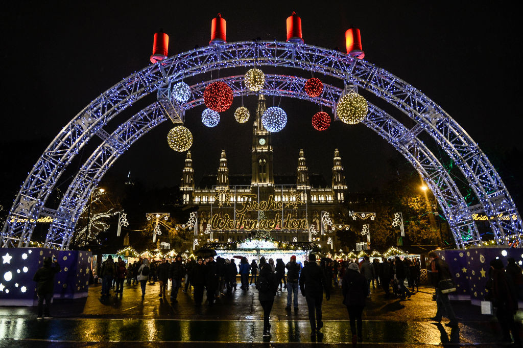 Turtă dulce românească şi vestitele noastre dulceţuri fac senzaţie la Viena. Cum arată târgurile de Crăciun