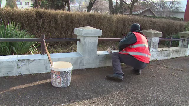 Gara Regală Curtea de Argeș. Paragina ”mascată” cu var și vopsea pe ultima sută de metri