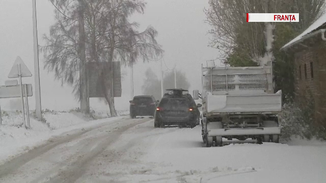 Europa, paralizată de prima ninsoare serioasă a sezonului. Un bărbat a murit în Croaţia