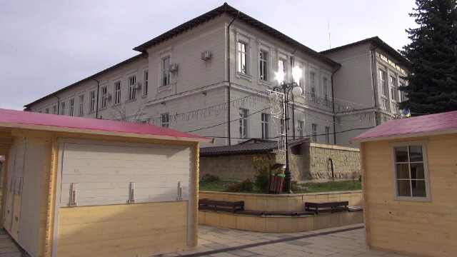 Elevii unui liceu din Piatra Neamț și-au reparat școala, cu banii câștigați la un concurs