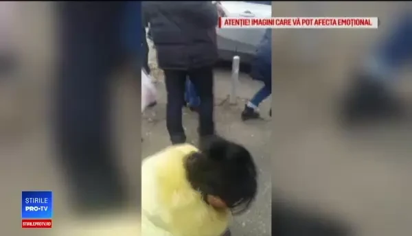 Accident în Buzău, după ce directoarea unei școli a încurcat frâna cu accelerația. Opt răniți