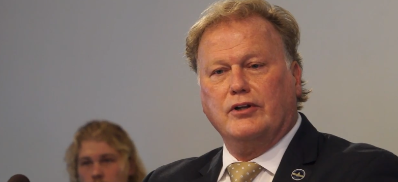 Un politician american s-a sinucis, după ce a fost acuzat de hărțuire sexuală