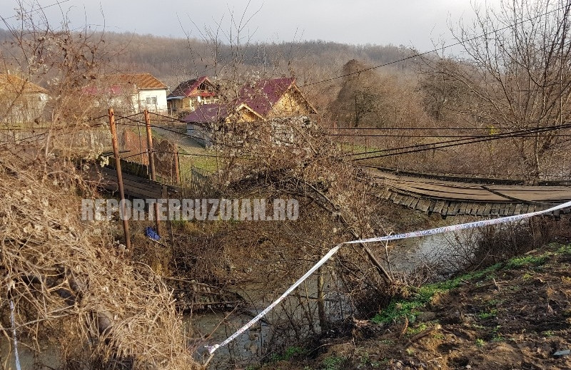 Șase femei din Buzău au ajuns la spital, după ce o punte a cedat