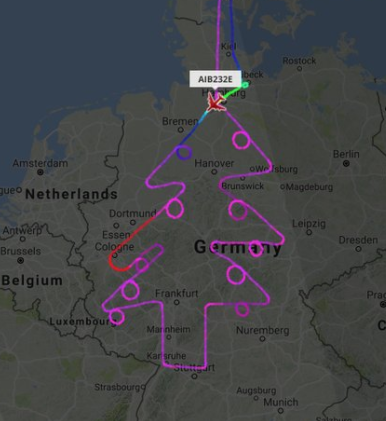 Pilotul unui Airbus a „desenat” un brad de Crăciun deasupra Germaniei. VIDEO