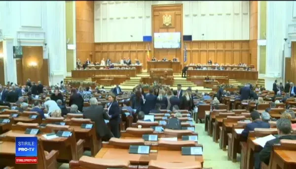 Regulamentul Camerei Deputaţilor, modificat de Florin Iordache. Opoziţia a acuzat instaurarea cenzurii în Parlament