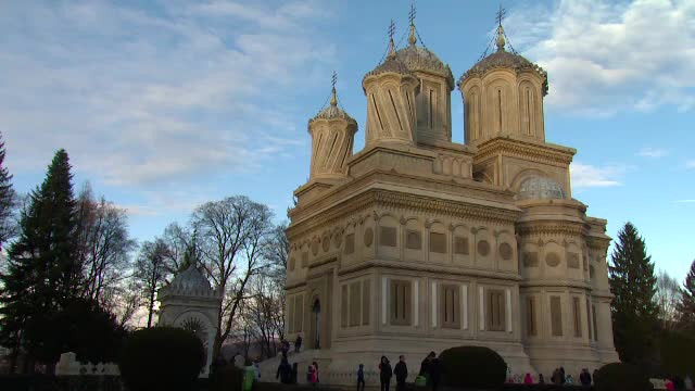 Regele Mihai, înmormântat în locul considerat de Carol I foarte aproape de cer