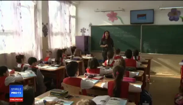 Guvernul a aprobat proiectul privind introducerea manualului unic. Specialiștii îl contestă