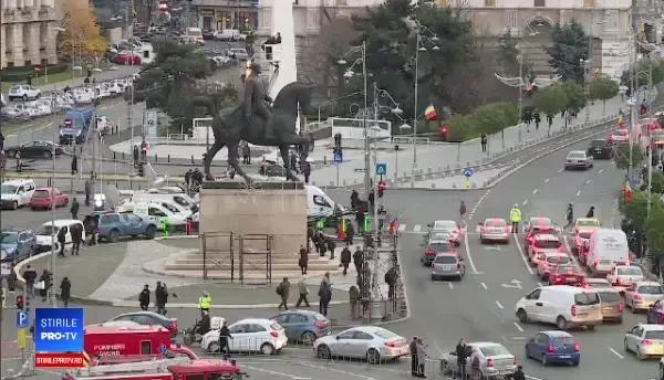A doua zi de doliu național. 25.000 de oameni i-au adus un ultim omagiu. Familiile Regale, la București