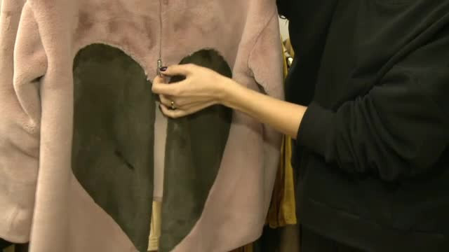 Designerii români care vor să ne convingă să importăm mai puține haine