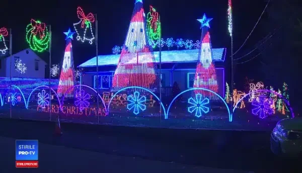 Un american și-a decorat casa cu 200.000 de becuri luminoase, de Crăciun