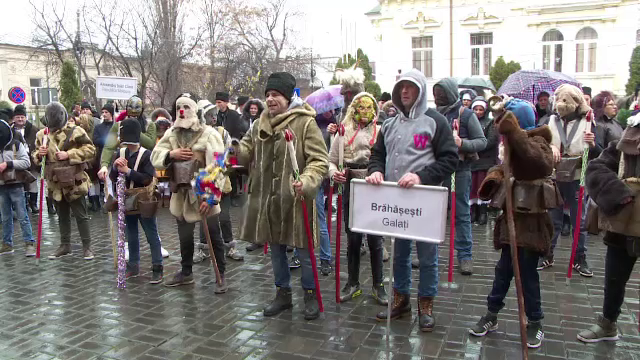 Spectacol impresionant oferit de colindători, la Galați