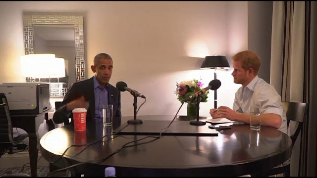 Fostul președinte Barack Obama, intervievat de prințul Harry