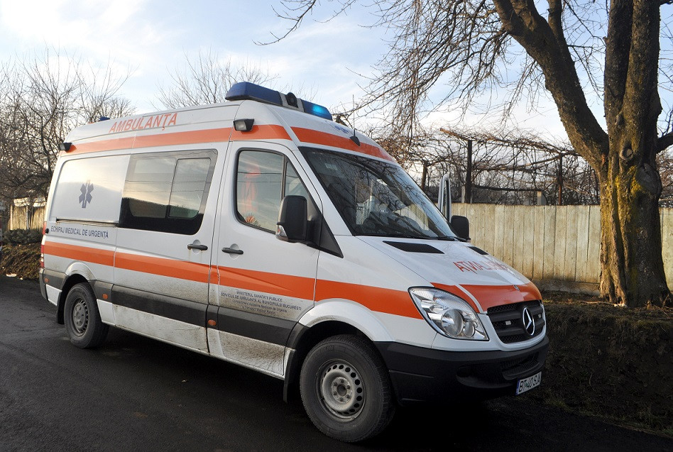 Anchetă la Iași, după ce un pacient a fost plimbat între 2 spitale și a murit