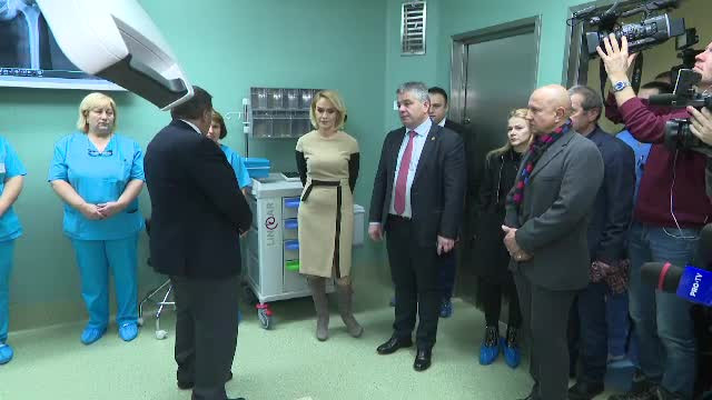 Primarul Firea și ministrul Bodog, enervați de întrebările presei, la inaugurarea noului Spital ”Foișor”