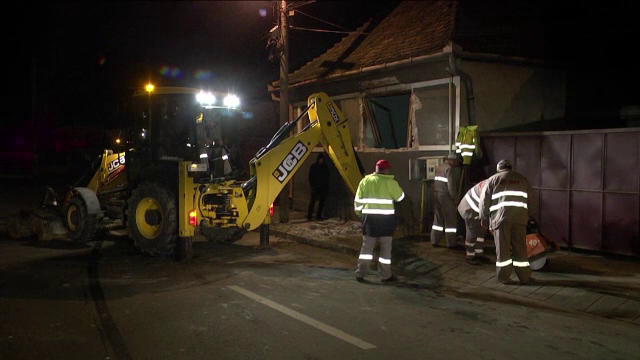 Doi soți din Sibiu, răniți și rămași pe drumuri din cauza unei explozii care le-a distrus casa