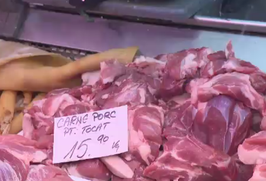 Românii consumă în medie 8 kg. de carne de porc în decembrie. Avertismentul nutriționiștilor