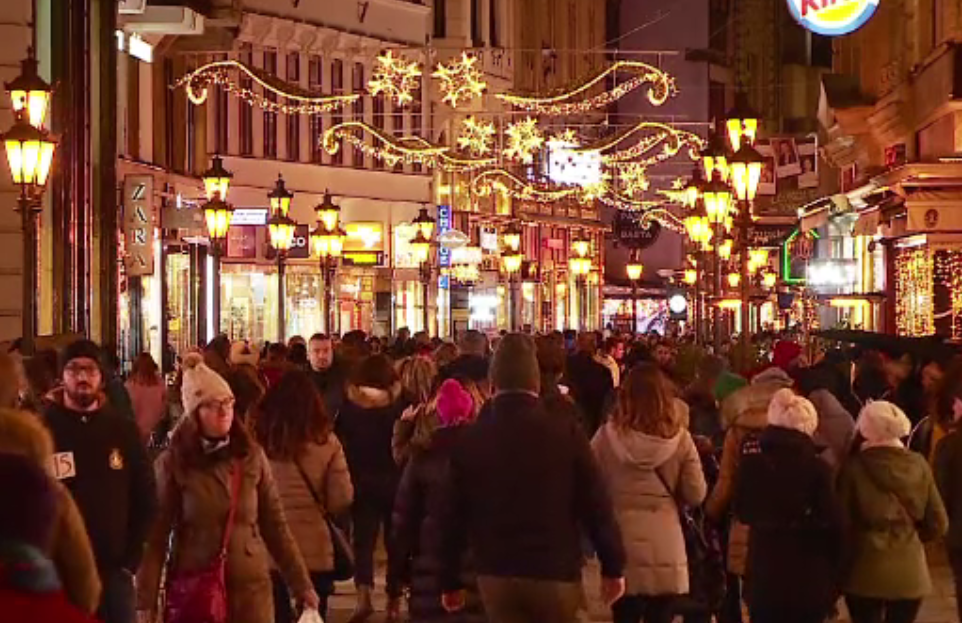 Budapesta, vizitată de 1 milion de turiști în preajma sărbătorilor. Preparatele de la Târgul de Crăciun