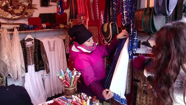 Produsele tradiţionale lucrate de meşteri populari, puse în umbră de mărfurile aduse din China