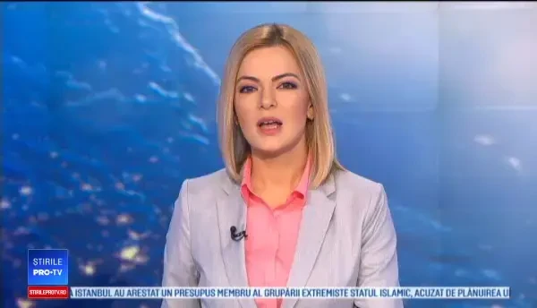 Colindători în port popular au făcut spectacol la Timișoara