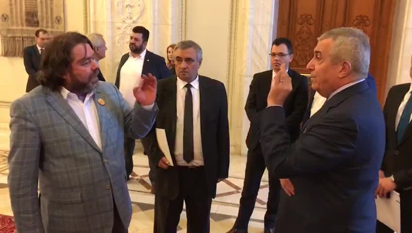 Tăriceanu: Asistăm în Parlament la un comportament al celor de la USR care denotă o doză de exhibiţionism