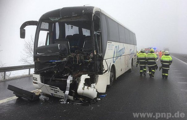 Autocar românesc implicat într-un accident grav, în Germania. Bilanț provizoriu: 9 răniți