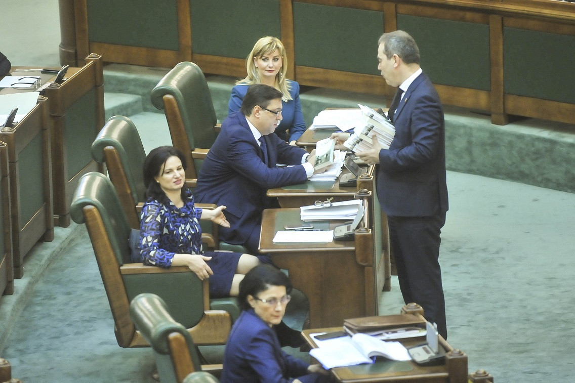 A treia Lege a Justiţiei, privind funcţionarea CSM, adoptată. Limbaj vulgar și certuri în Parlament