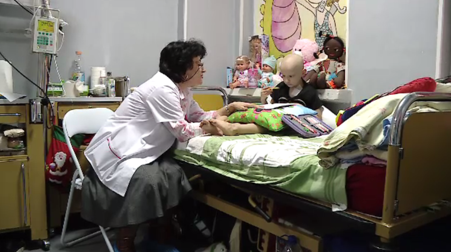 Copii care stau cu lunile într-o cameră mică de spital. Firmele încă pot dona 20% din impozitul pe profit