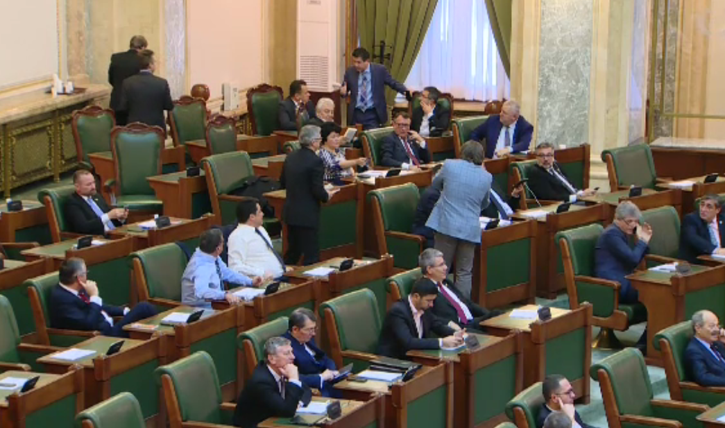 Bugetul de stat pe 2018 a fost adoptat. Opoziția acuză Guvernul că duce țara în criză