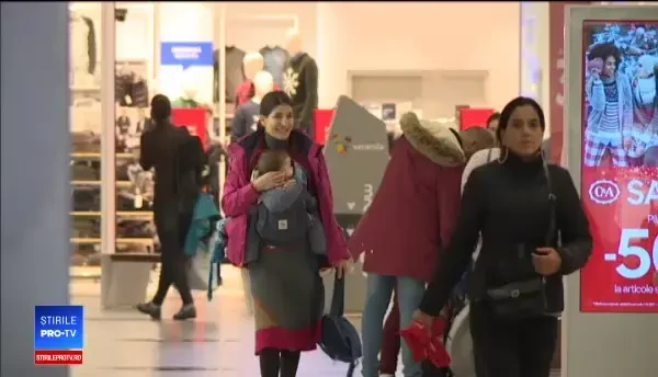 Goana după cadouri aglomerează peste măsură magazinele: O parte le-am luat din vară